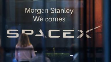Seit heute ist das Raumfahrtunternehmen SpaceX an der Technologiebörse NASDAQ handelbar.
