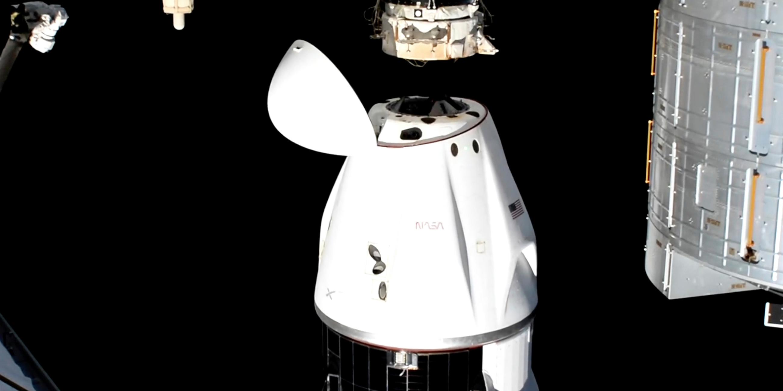 SpaceX-Kapsel mit den NASA-Astronauten Suni Williams, Butch Wilmore und Nick Hague sowie dem russischen Kosmonauten Alexander Gorbunow beim Abdocken von der Internationalen Raumstation (ISS) am 18.03.2025