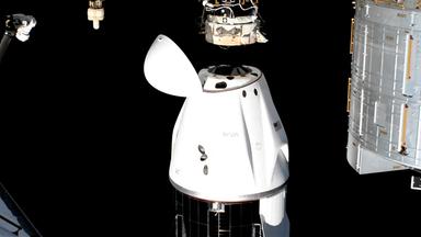 SpaceX-Kapsel mit den NASA-Astronauten Suni Williams, Butch Wilmore und Nick Hague sowie dem russischen Kosmonauten Alexander Gorbunow beim Abdocken von der Internationalen Raumstation (ISS) am 18.03.2025