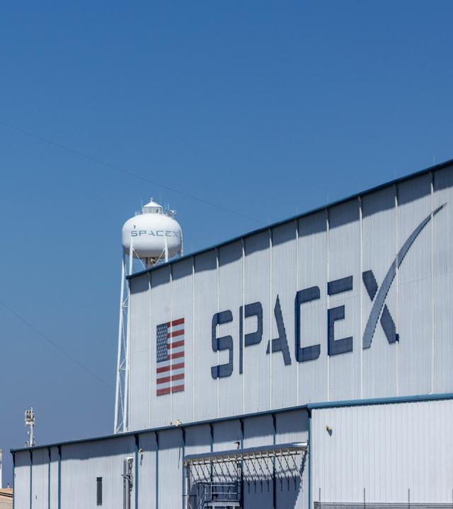 Ein SpaceX-Quartier ist sichtbar.