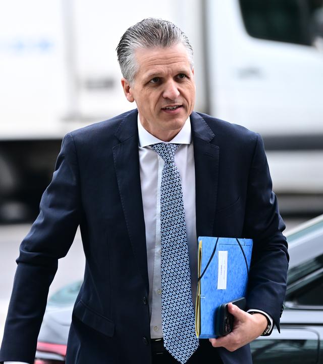 Thorsten Frei, Chef des Bundeskanzleramts, auf dem Weg zu den Beratungsgesprächen von CDU und CSU über den neu zu besetzenden Posten des Fraktionsvorsitzenden.