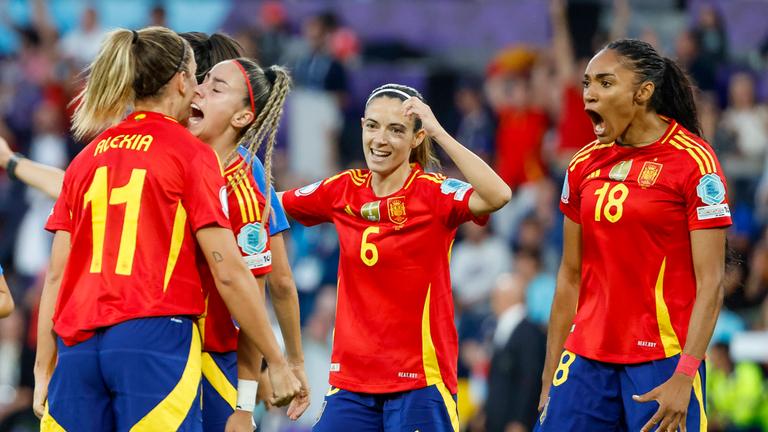 Torjubel Spanien beim 1:1 durch Athenea (Spanien, 10).