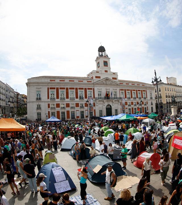 Die Demonstranten haben ein Camp auf dem Puerta del Sol in Madrid aufgeschlagen.