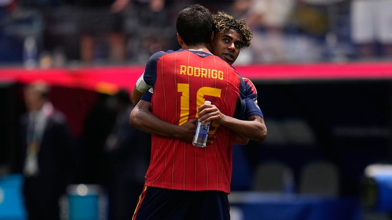 Spaniens Rodri und Lamine Yamal