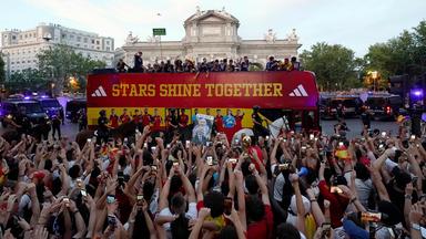 Spaniens Weltmeister feiern Titel mit Riesenparty in Madrid