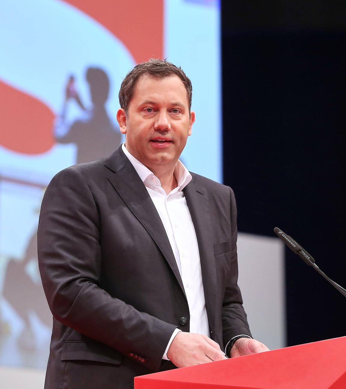 SPD-Bundesparteitag: Bundesminister der Finanzen Lars Klingbeil (SPD) haelt eine Rede zum Antrag zur Vorbereitung eines AfD-Verbotsverfahrens