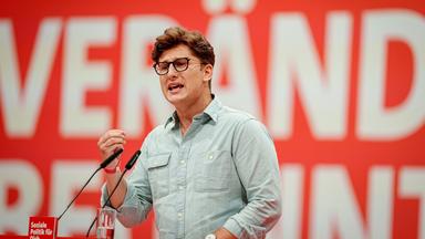Berlin: Philipp Türmer, Bundesvorsitzender der Jusos, spricht beim SPD-Bundesparteitag zu den Delegierten.