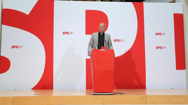 Matthias Miersch gibt ein Statement zum SPD-Mitgliedervotum über den Koalitionsvertrag.