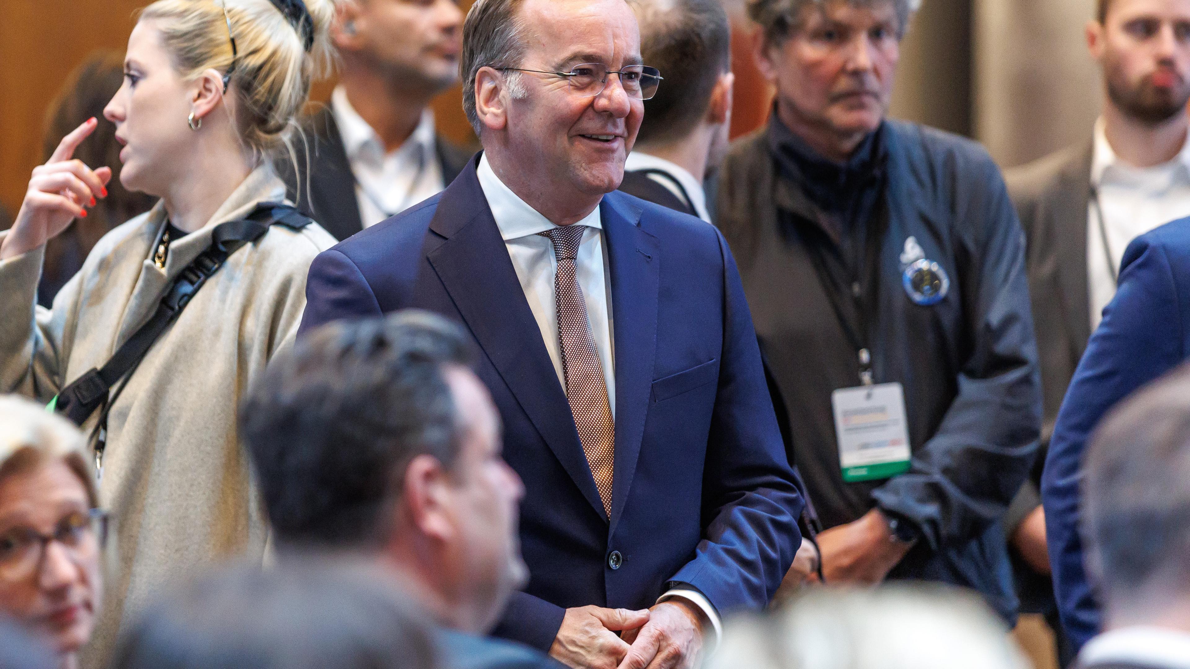 Boris Pistorius, Bundesminister der Verteidigung bei der Unterzeichnung des Koalitionsvertrages zwischen SPD, CDU und CSU am 05.05.2025 im EUREF-Campus in Berlin.