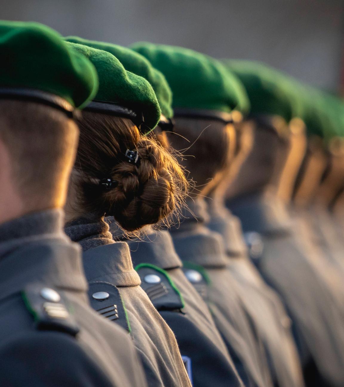 Soldatinnen und Soldaten des Wachbataillons der Bundeswehr treten an zu einem Empfang im Bendlerblock in Berlin am 10.02.2025.