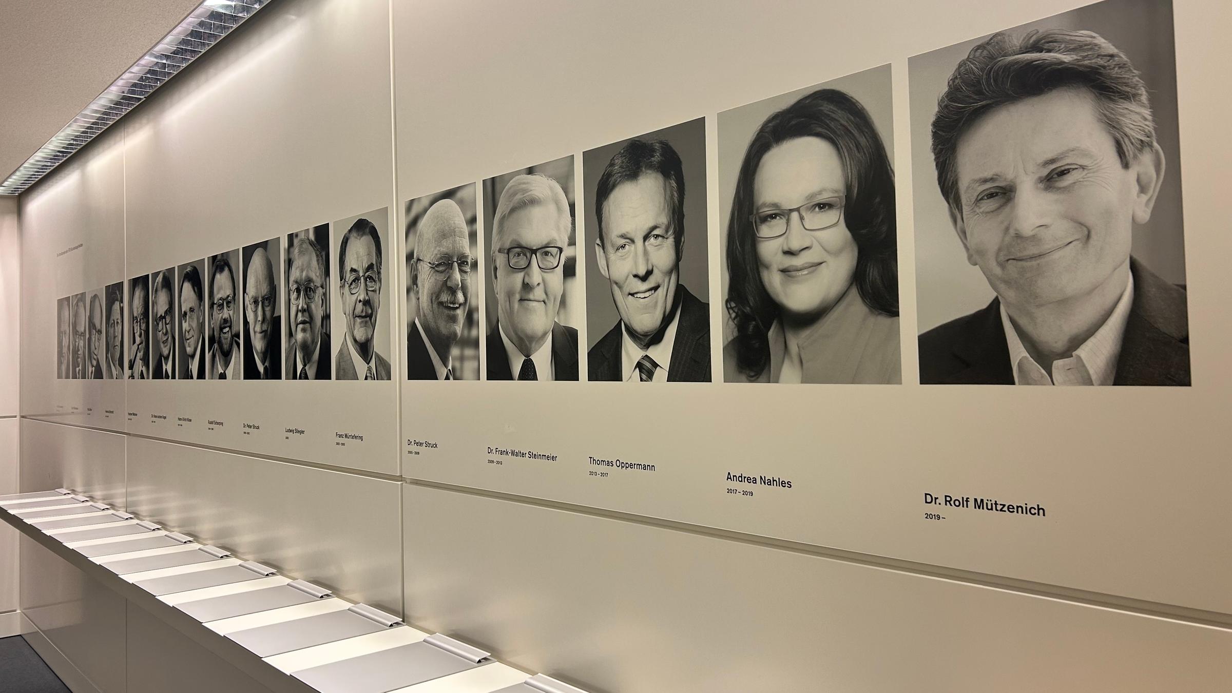 Galerie ehemaliger SPD-Fraktionsvorsitzender vor Otto-Wels-Saal