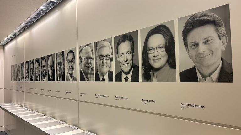Galerie ehemaliger SPD-Fraktionsvorsitzender vor Otto-Wels-Saal