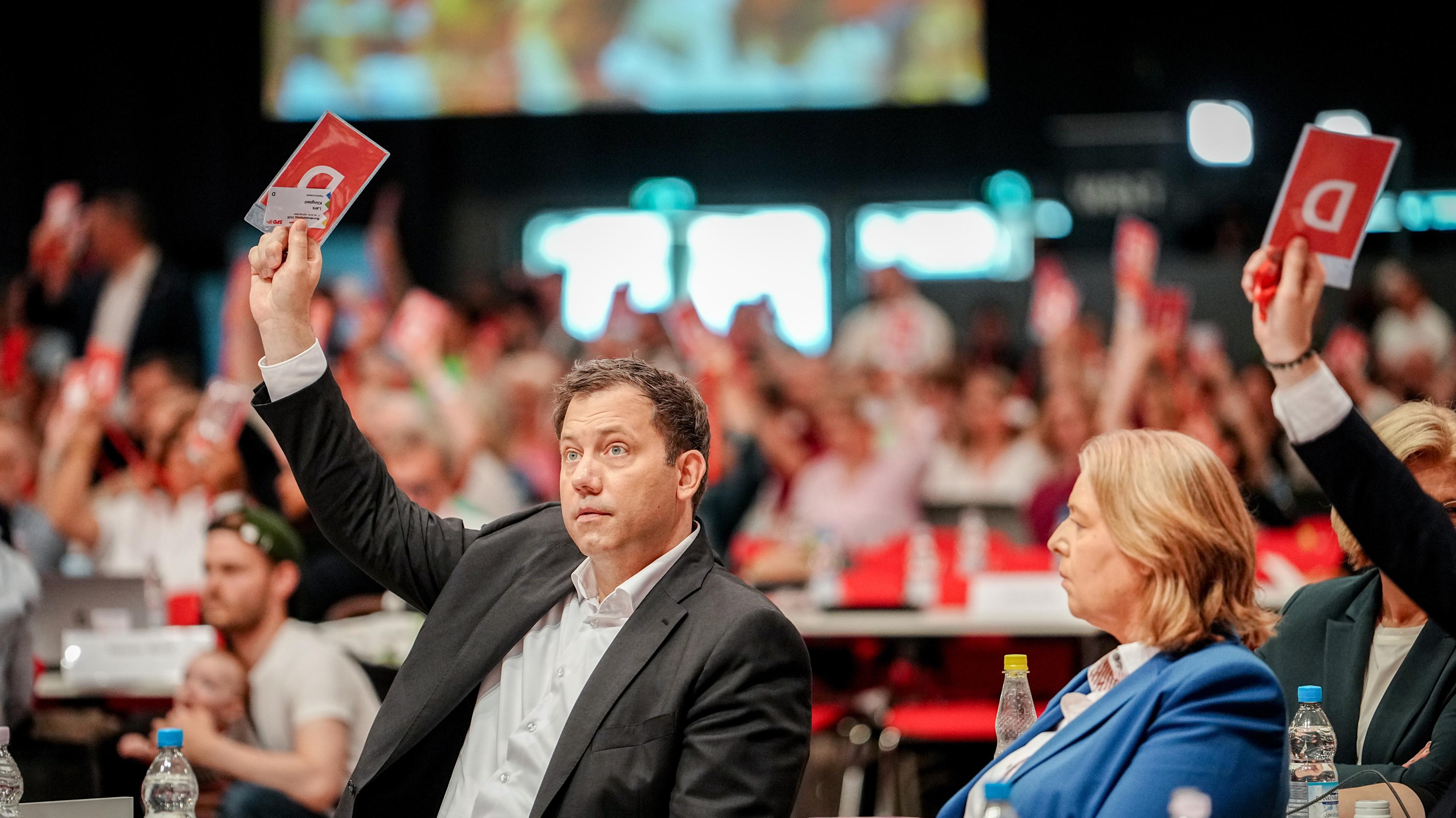 Abstimmung bei SPD-Bundesparteitag