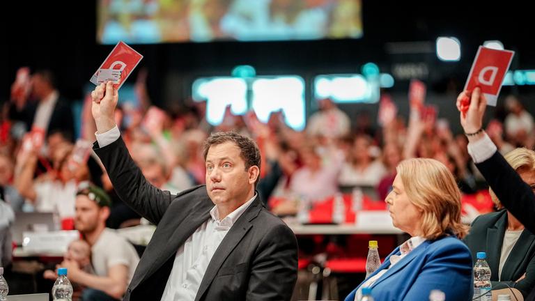 Abstimmung bei SPD-Bundesparteitag