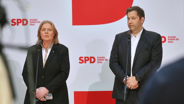Bärbel Bas und Lars Klingbeil während der SPD-Pressekonferenz nach der Gremiensitzung im Berliner Willy-Brandt-Haus am 12.05.2025.
