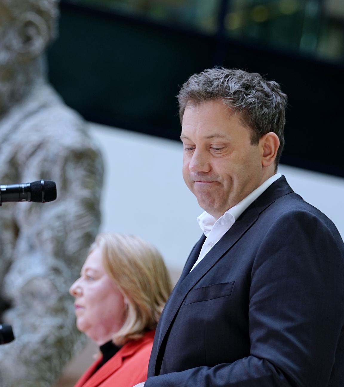 Die beiden SPD-Vorsitzenden Lars Klingbeil und Bärbel Bas haben nur noch wenig Vertrauen in der Bevölkerung.