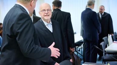 Die Bundestagsverwaltung geht von einer sogenannten Strohmann-Spende aus und hält die Spende deswegen für unzulässig.