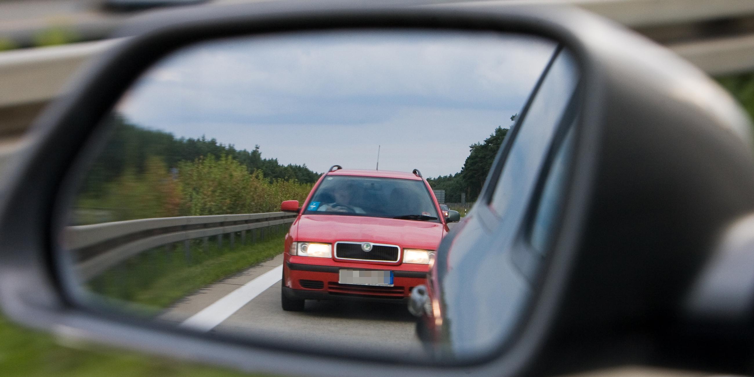 Vorsicht vor "Spiegeltrick"-Abzocke
