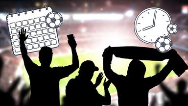 Jubelnde Fans als Silhouette in einem Fußballstadion, daneben ein Kalender, eine Uhr und drei Fußbälle