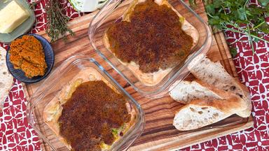 Cremiger Spitzkohl mit „Café de Paris"- Kruste