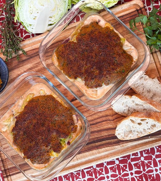 Cremiger Spitzkohl mit „Café de Paris"- Kruste