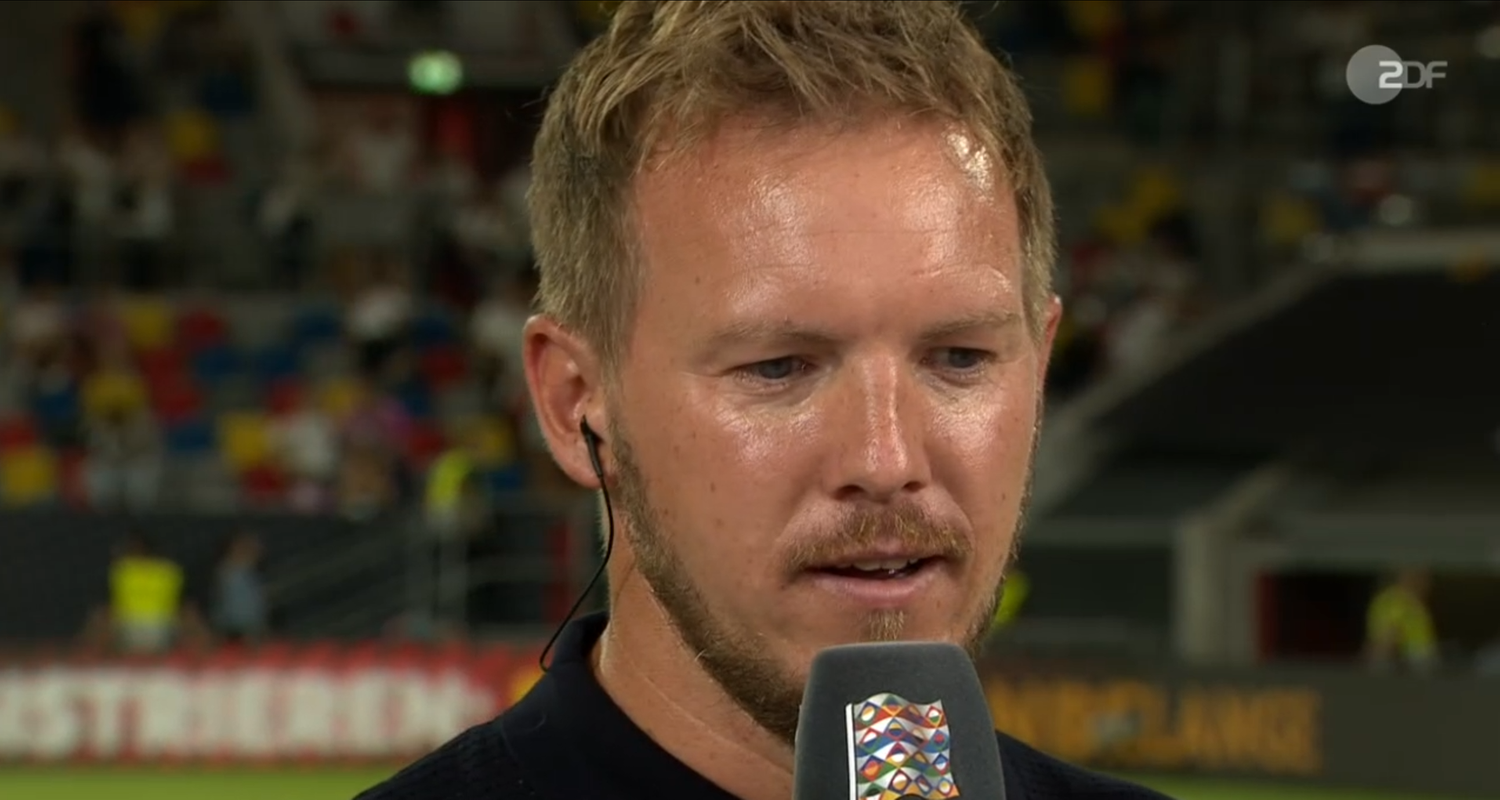 Deutschlands Nationaltrainer Julian Nagelsmann während des Interviews.
