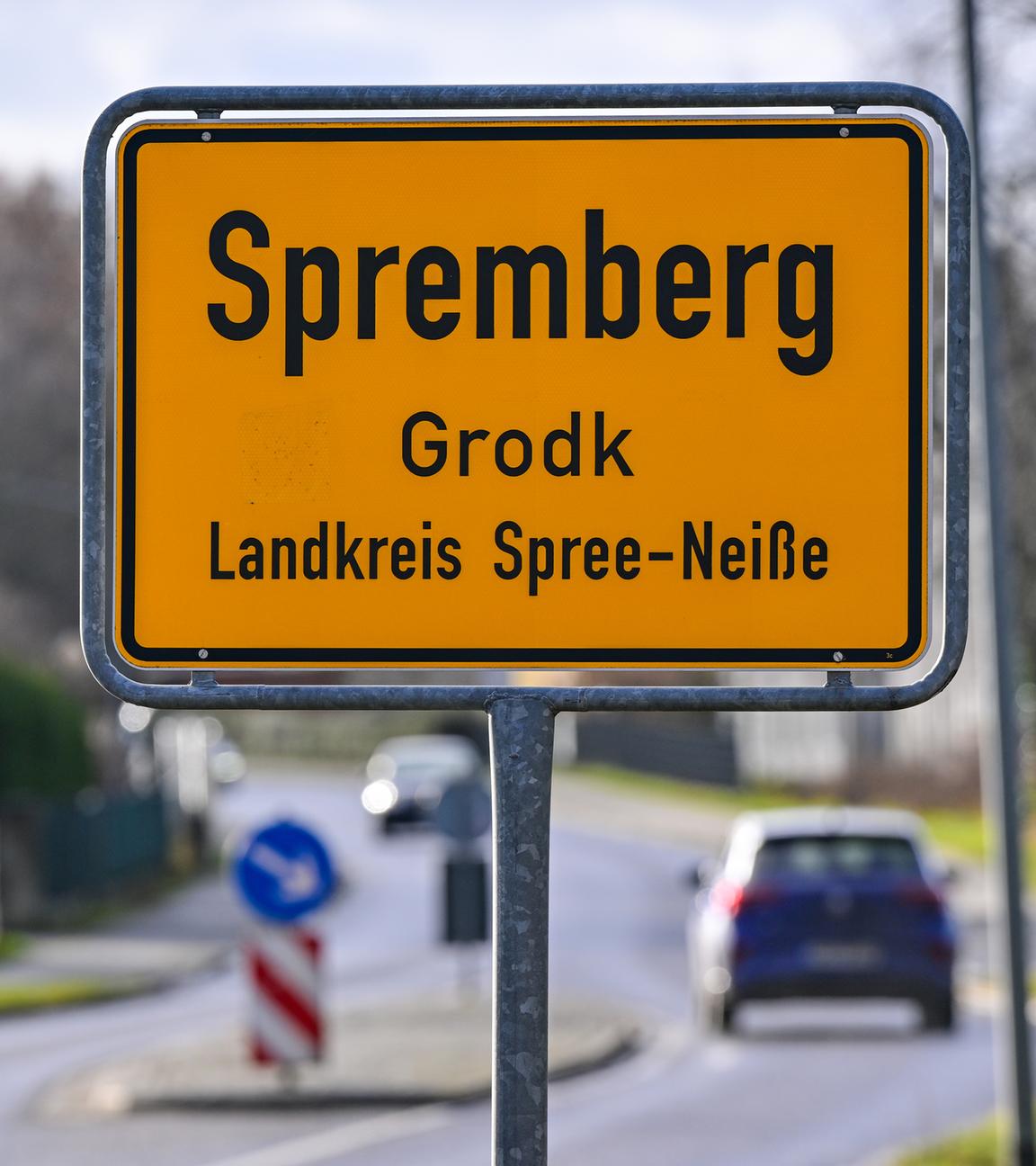Brandenburg, Spremberg: Das Ortseingangsschild der Stadt im Landkreis Spree-Neiße.