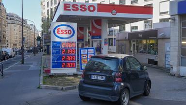 Die Bundesregierung plant mehrere Maßnahmen, um die steigenden Spritpreise zu bremsen.