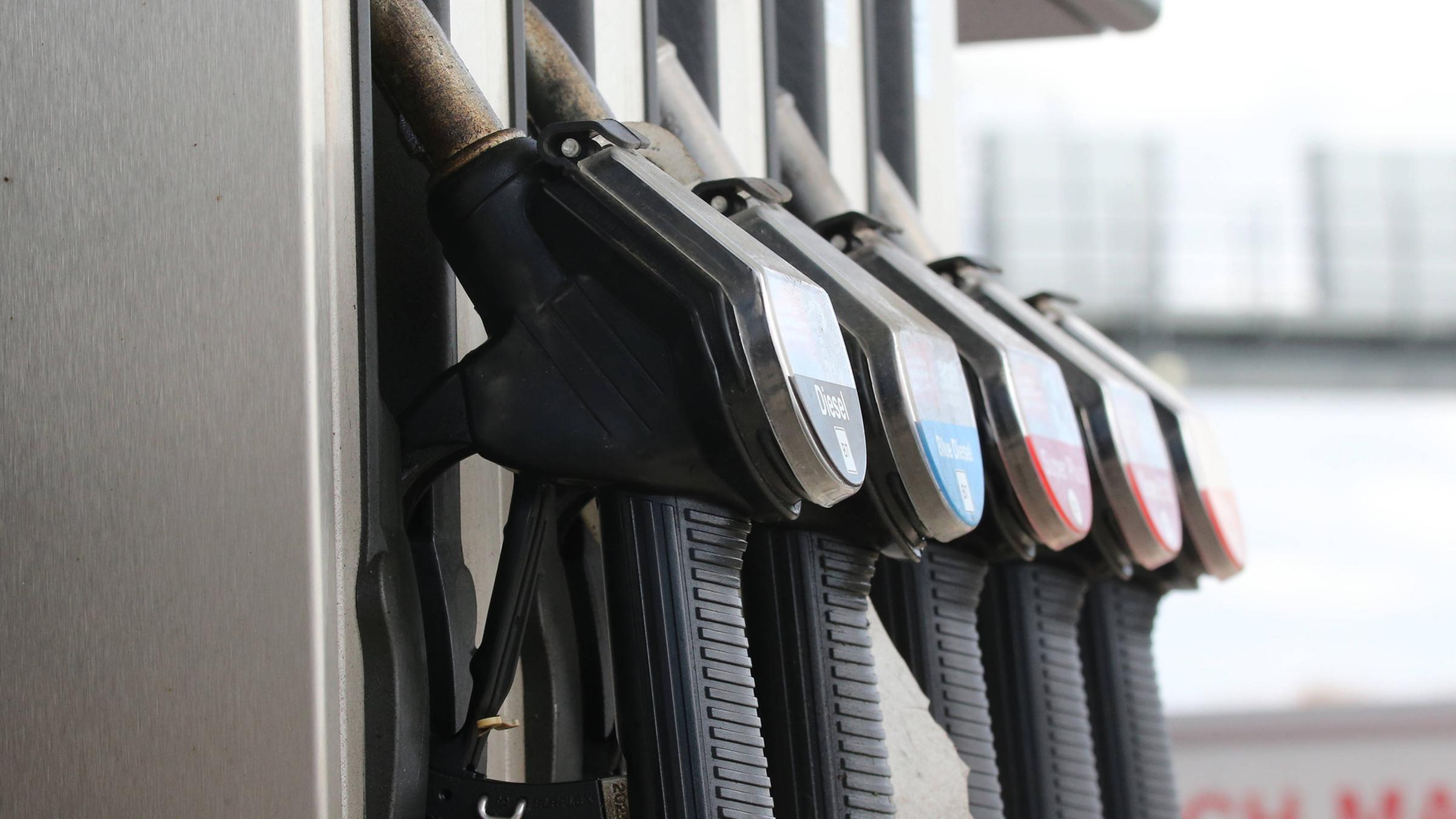 Zapfpistolen, Raststätte AVIA (Taunusblick) Tankstelle BAB5 in Eschborn 