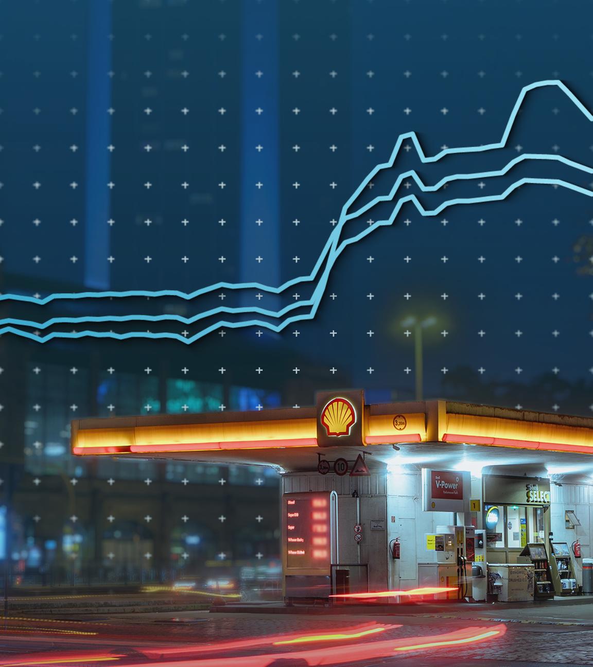 Eine Tankstelle bei Nacht, darüber eine Grafik zu den Spritpreisen in Deutschland