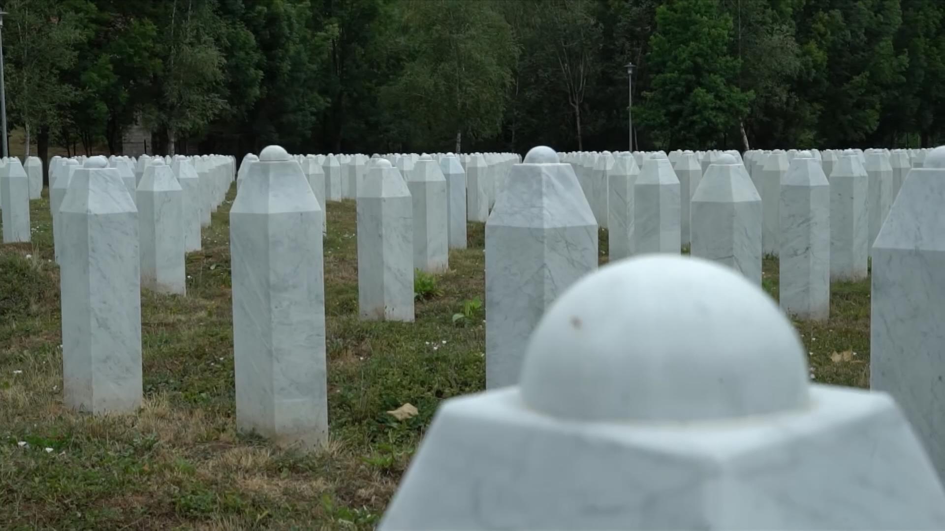 Gräber in Srebrenica