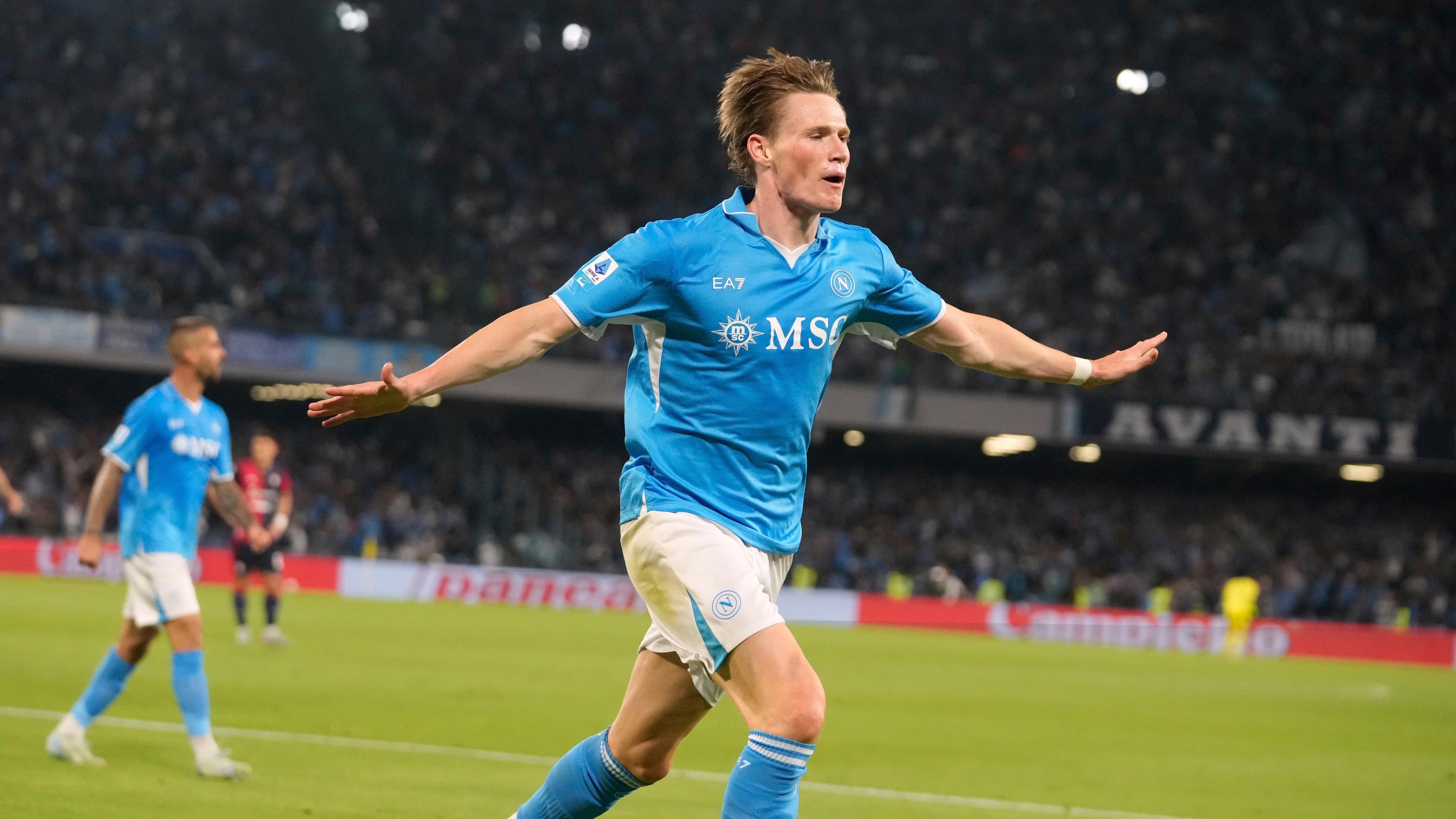 Neapels Spieler Scott McTominay freut sich über einen Treffer