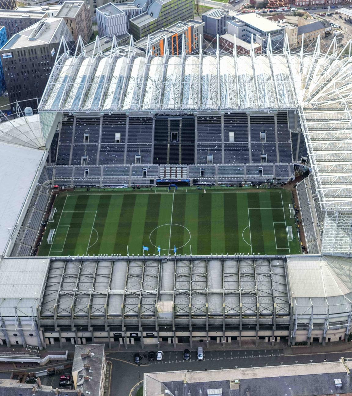 Der St. James’ Park, das Fußballstadion des englischen Premier League Verein Newcastle United, von oben