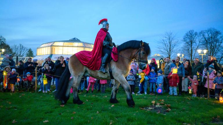 Archiv: St. Martinsumzug am Sonntag, den 12. November 2023, im Grugapark Essen.