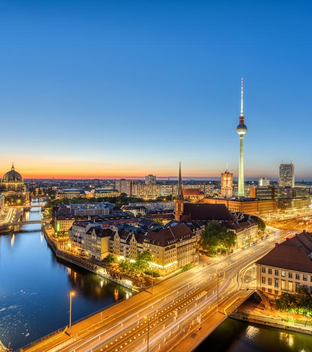 Berliner Stadtansicht in Dämmerung