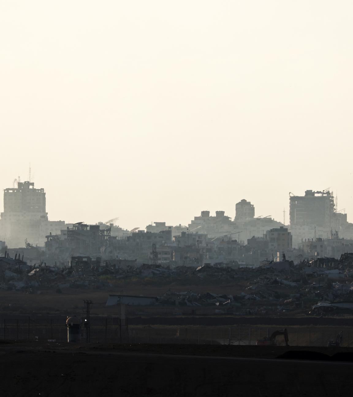 Beschädigte Gebäude am Stadtrand von Gaza-Stadt