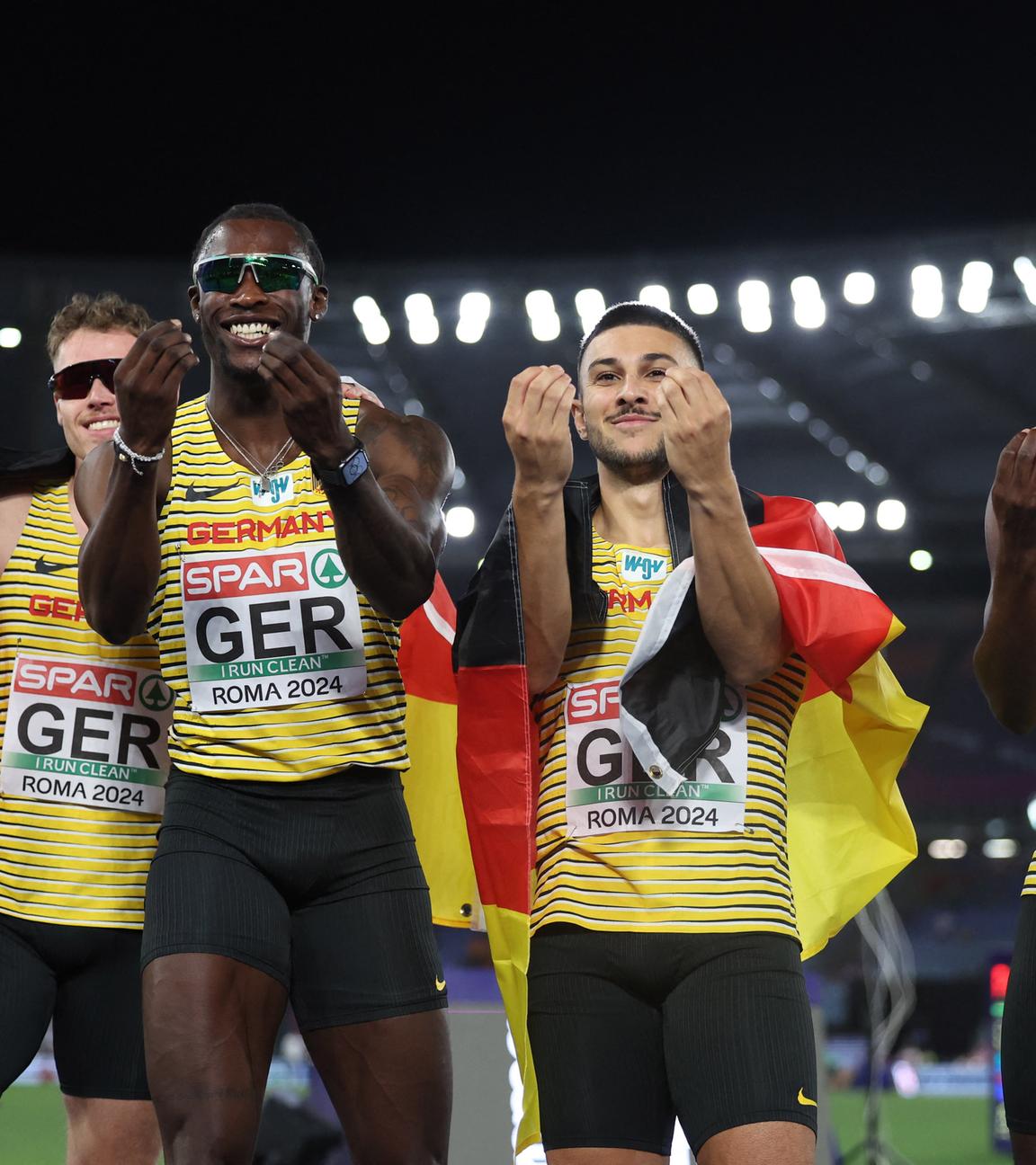 Bronze für die 4x100m Staffel der Männer: Kevin Kranz, Owen Ansah, Deniz Almas und Lucas Ansah-Peprah  (von links) jubeln