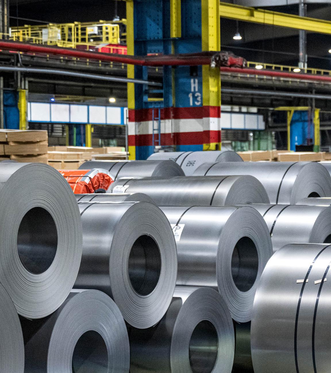Stahl aus dem Stahlwerk der Firma Arcelor Mittal Bremen. (Archiv)