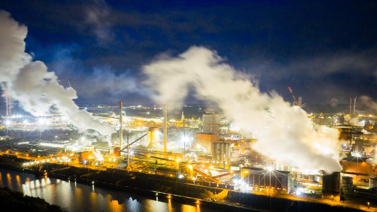 Blick auf das Gelände der Salzgitter AG (Luftaufnahme mit Drohne).