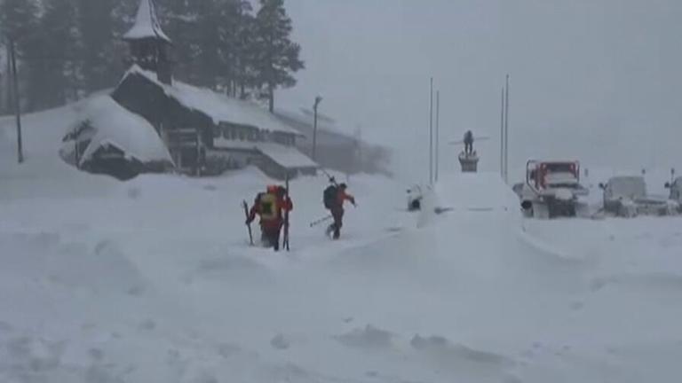 Rettungskräfte auf einem kalifornischen Skigebiet