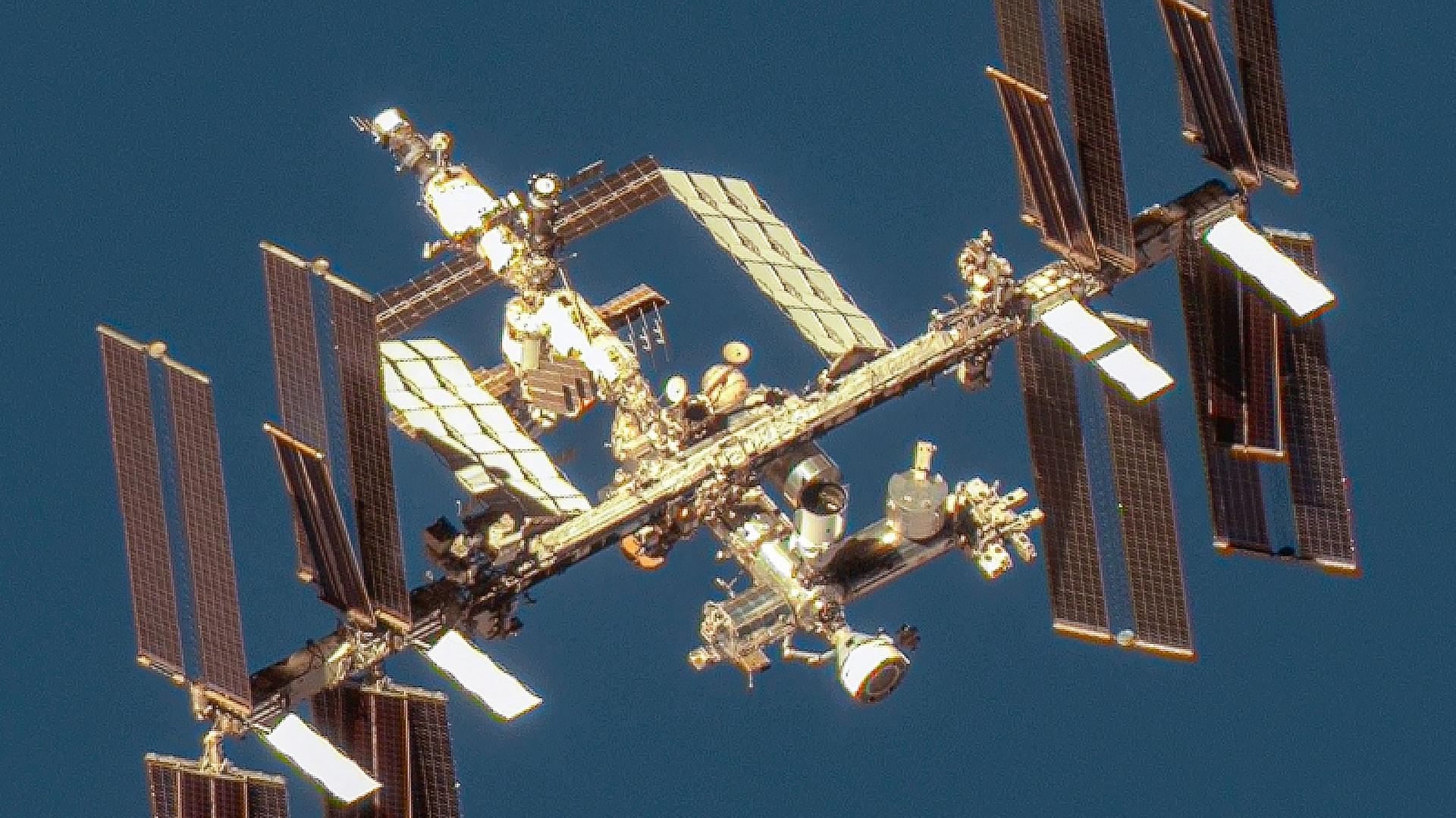 Boeings "Starliner"-Raumkapsel dockt am vorderen Port der Internationalen Raumstation ISS an, Aufnahme vom 07.06.2024