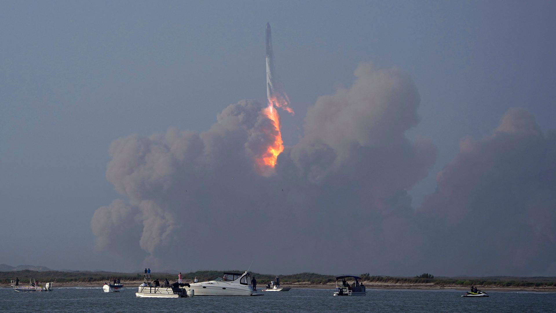 SpaceX-"Starship"- Explosion am 20.04.2023 in Boca Chica 2023. Laut Forschern wurde durch den Vorfall ein Loch in der Atmosphäre verursacht.