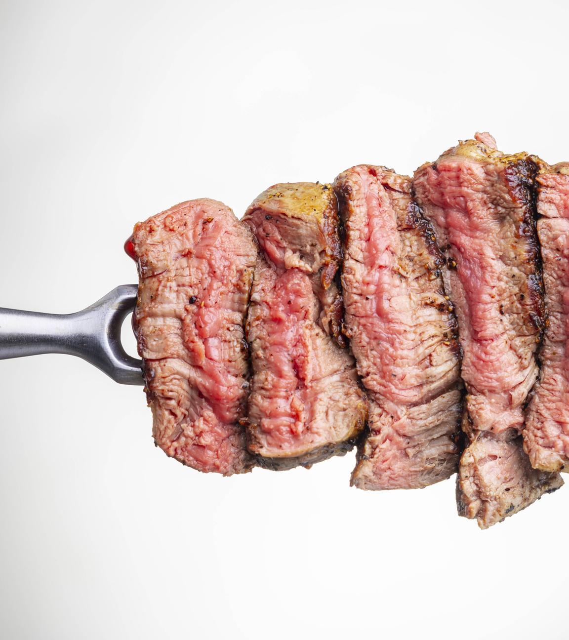Aufgespießtes Steak