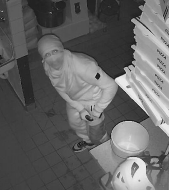 Ein Bild aus einer Überwachungskamera von einem mutmaßlichen Dieb