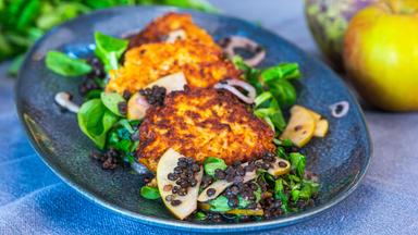 Steckrübenrösti mit Beluga-Apfel-Salat
