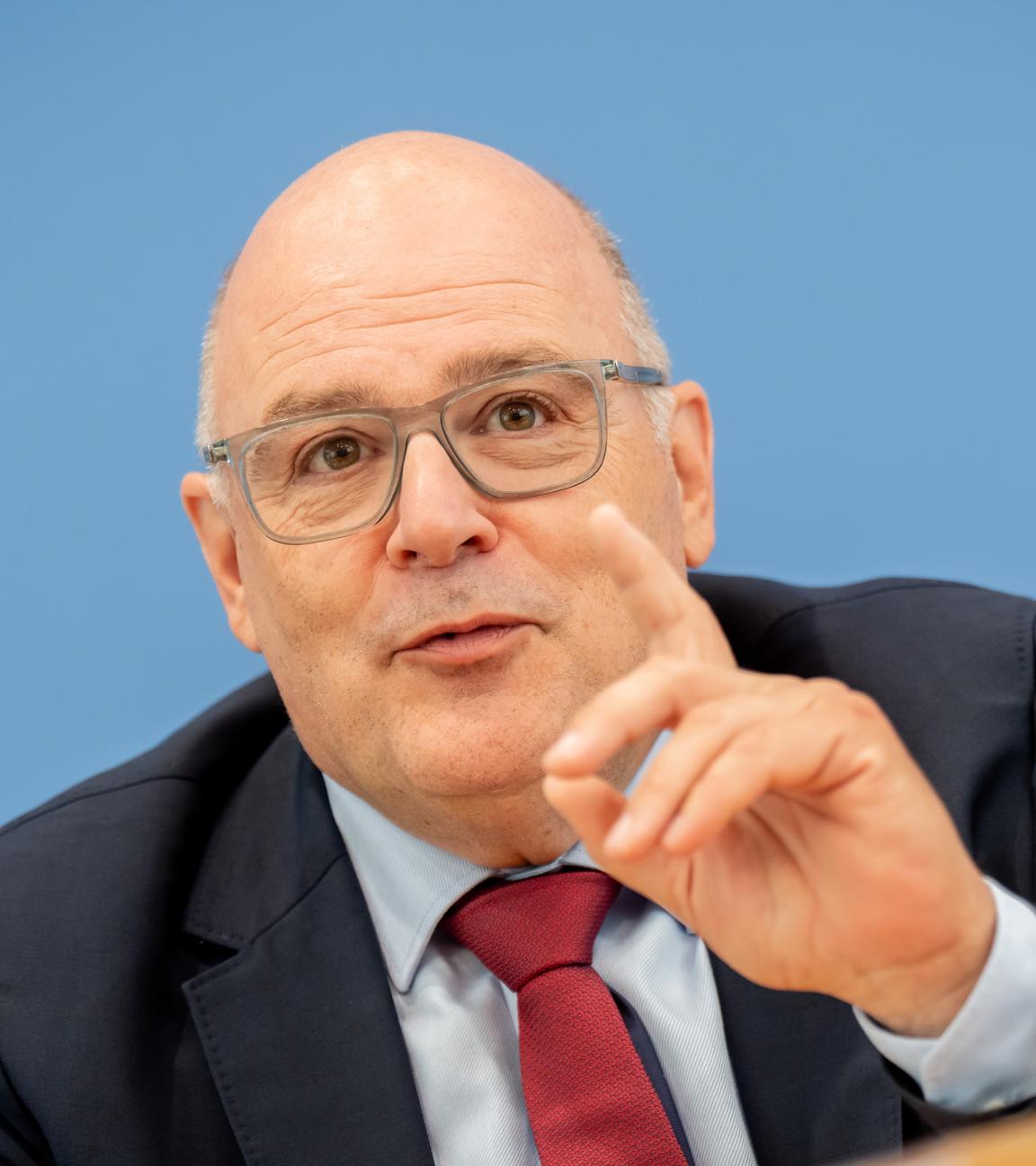 Steffen Kampeter typical