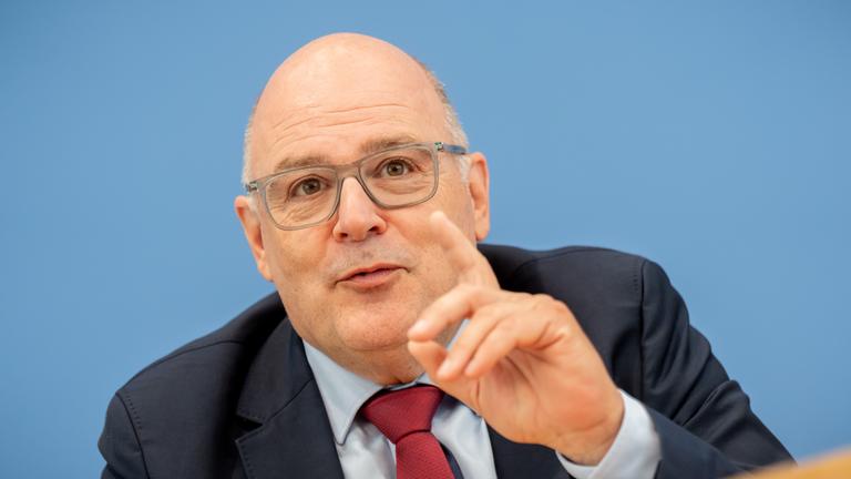 Steffen Kampeter typical