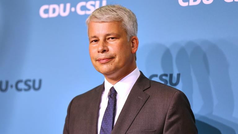 Steffen Bilger (CDU) bei einem Pressestatement nach der CDU/CSU-Fraktionsvorstandssitzung.
