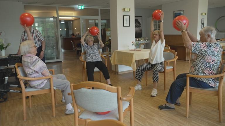 Menschen im Pflegeheim