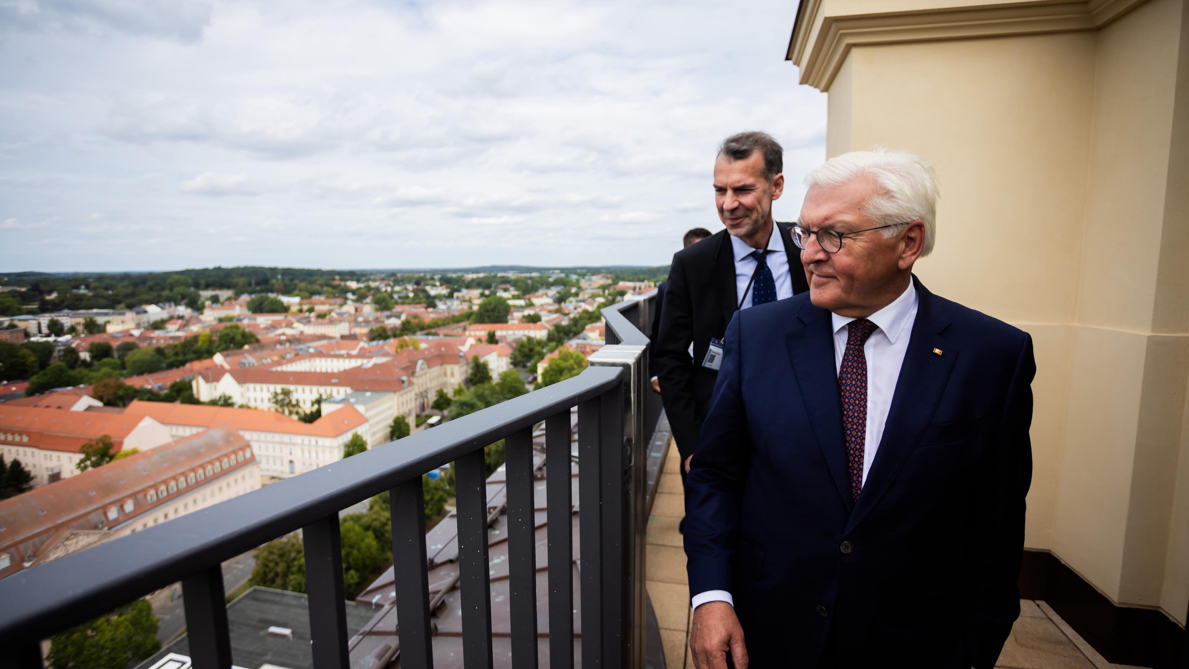  Frank-Walter Steinmeier auf dem Turm der Garnisonkirche Potsdam